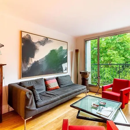 En Face De Paris, Les Arbres Apartment