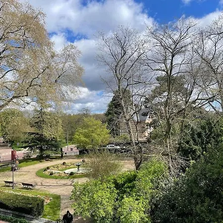En Face De Paris, Les Arbres Apartment *