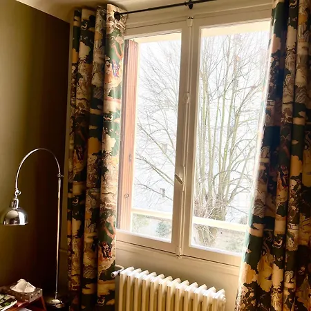 Apartment En Face De Paris, Les Arbres